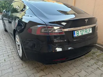 TESLA Model S 75d