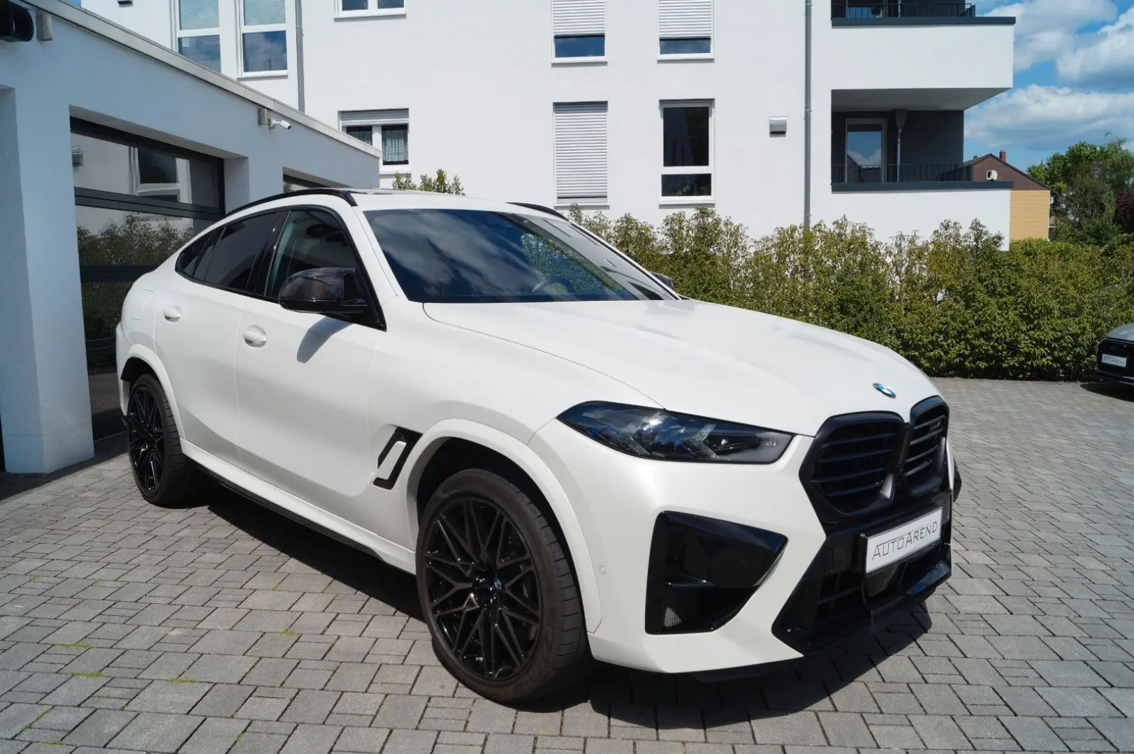 X6 M Competition *Facelift, Frozen white, Sky*