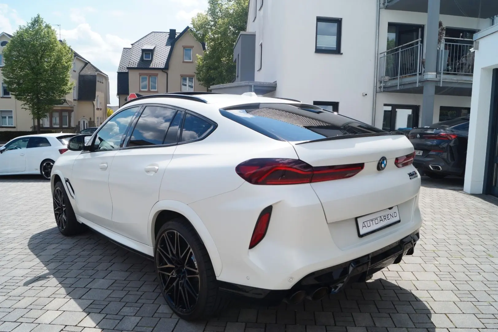 X6 M Competition *Facelift, Frozen white, Sky*