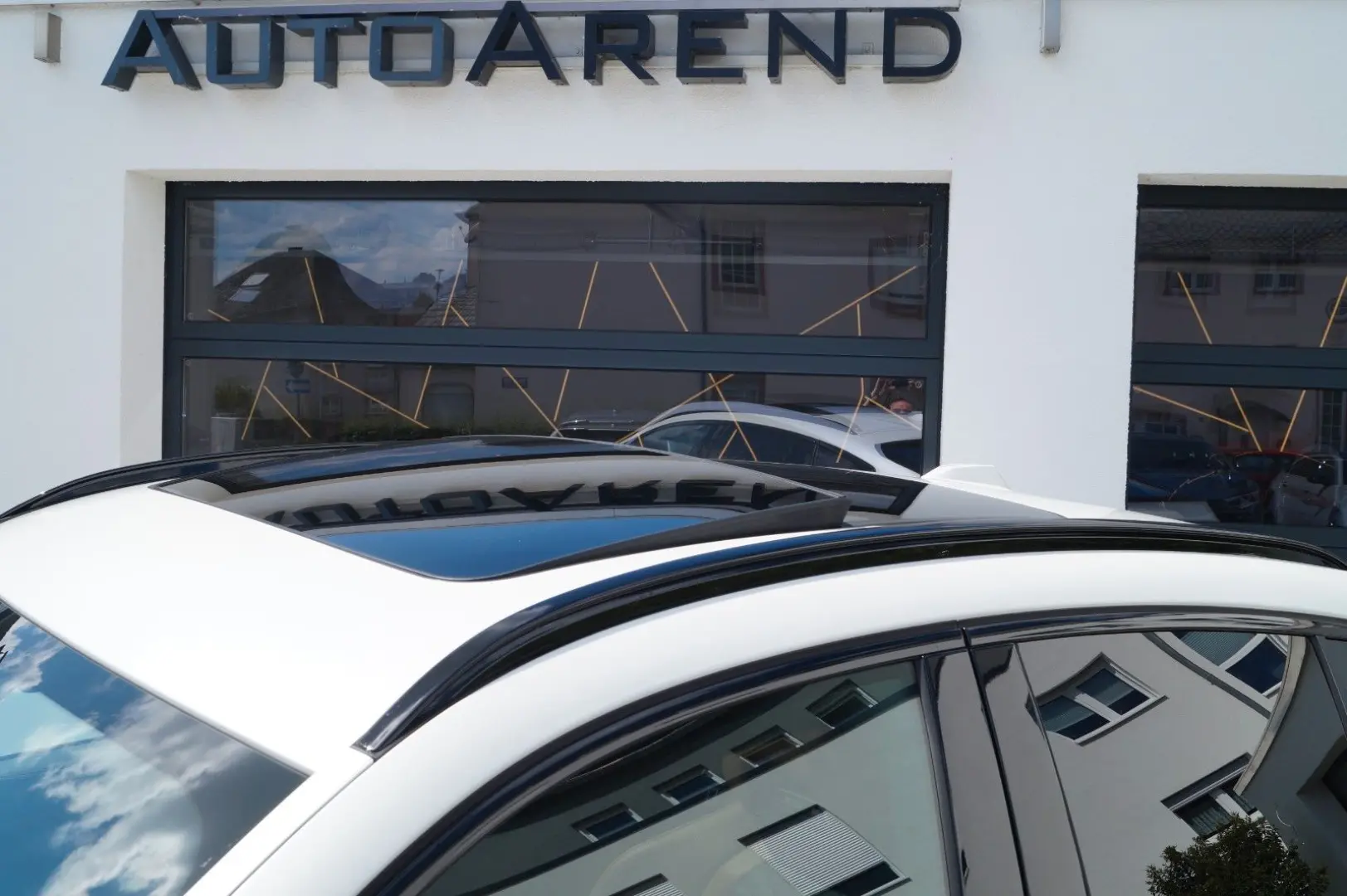 X6 M Competition *Facelift, Frozen white, Sky*