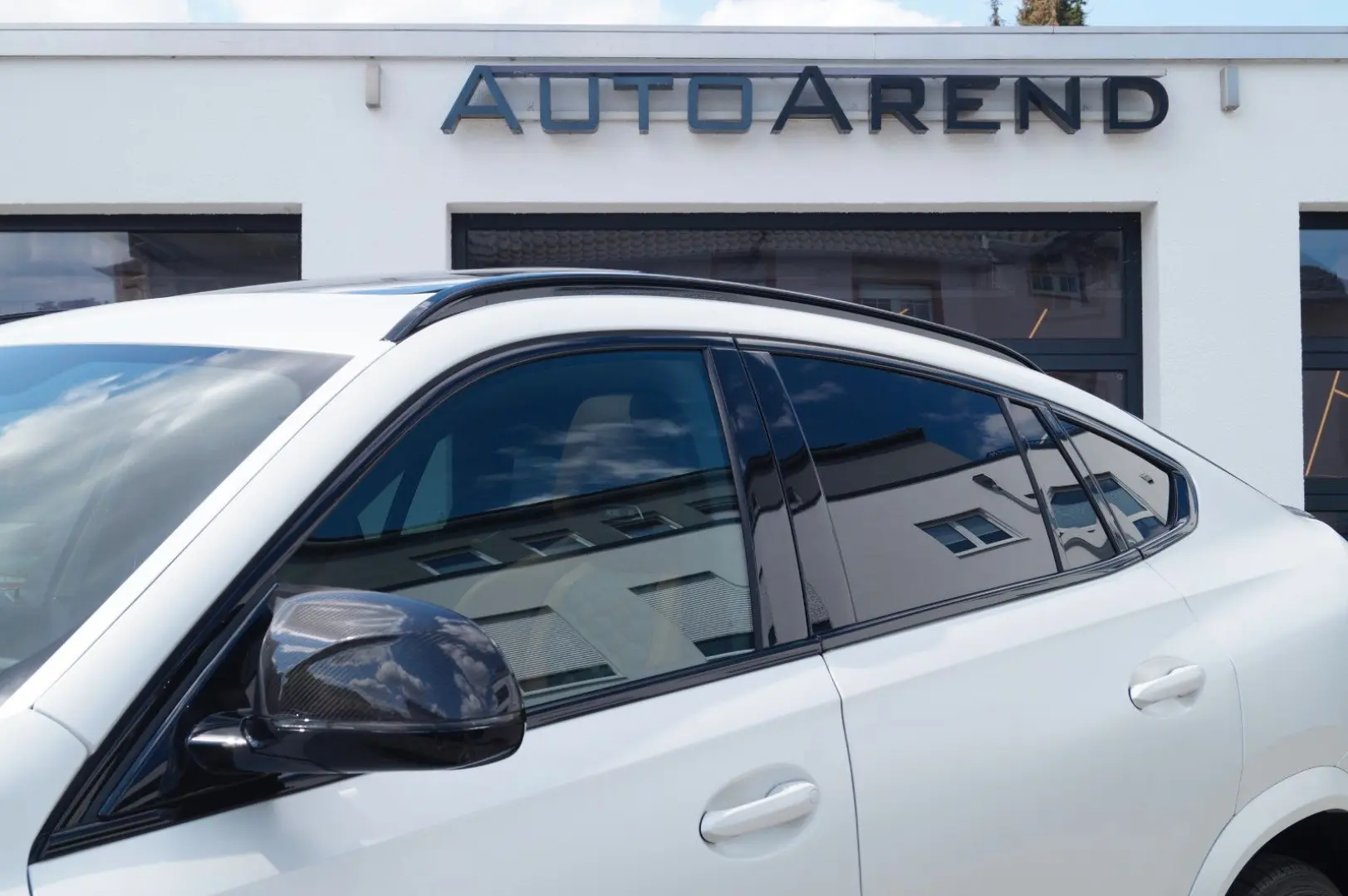 X6 M Competition *Facelift, Frozen white, Sky*