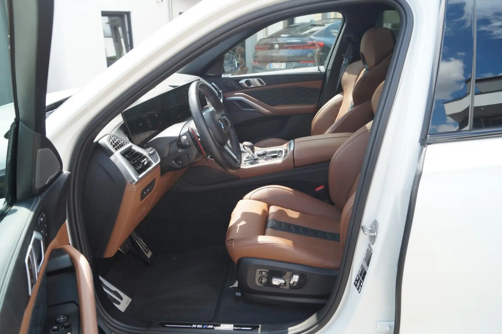 X6 M Competition *Facelift, Frozen white, Sky*