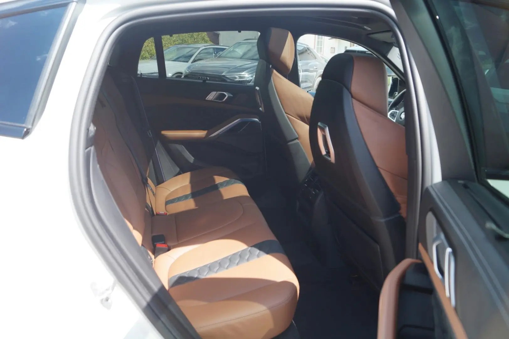 X6 M Competition *Facelift, Frozen white, Sky*
