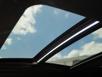 X6 M Competition *Facelift, Frozen white, Sky*