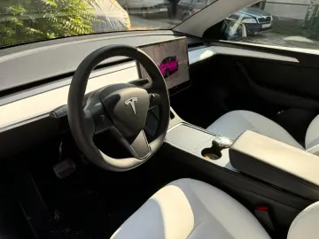 Tesla Model Y Long Range