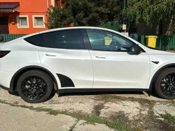 Tesla Model Y Long Range