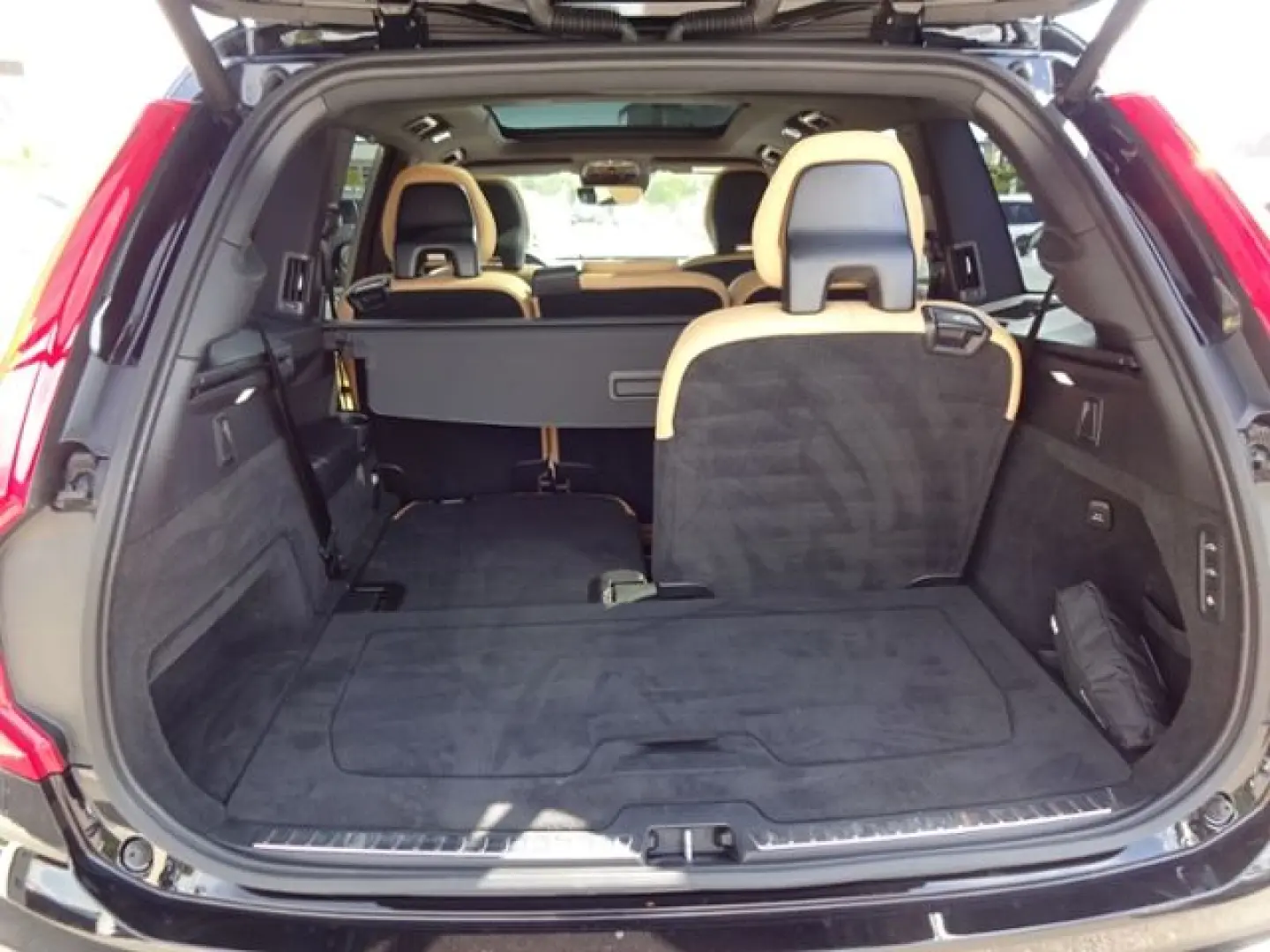 XC90 T8 Plus Bright Plug-In AHK Luftfw ACC HUD