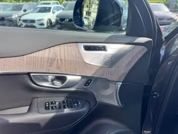 XC90 Ultimate Dark Recharge Plug-In Hybrid AWD T