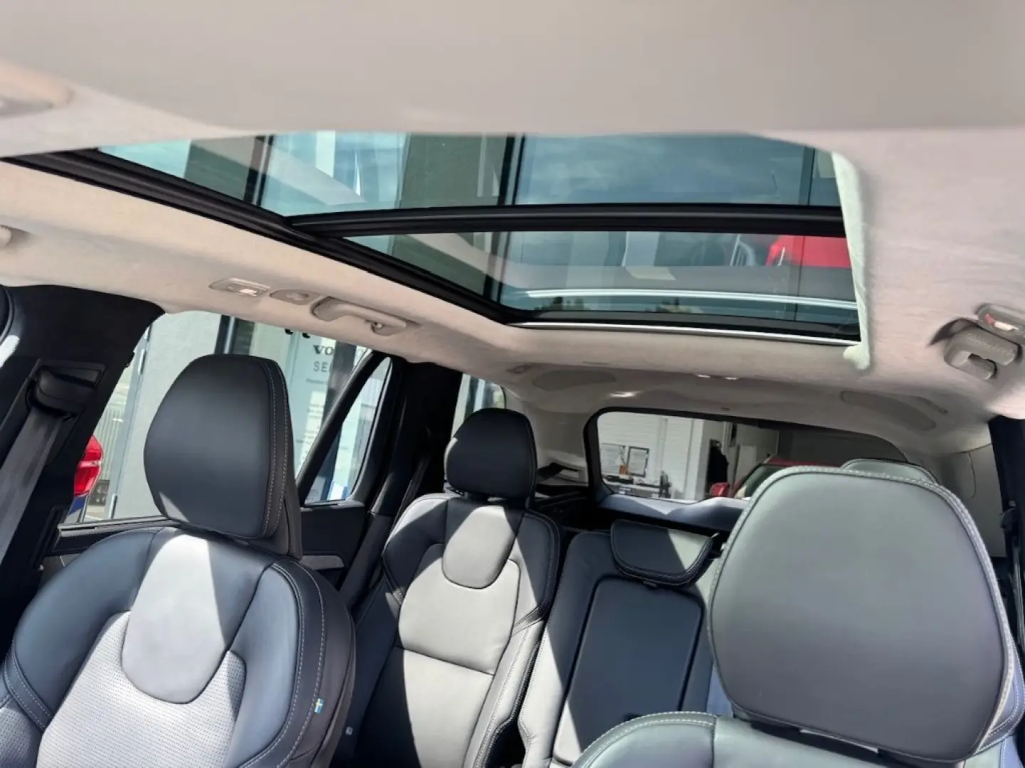 XC90 Ultimate Dark Recharge Plug-In Hybrid AWD T