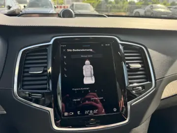 XC90 Ultimate Dark Recharge Plug-In Hybrid AWD T