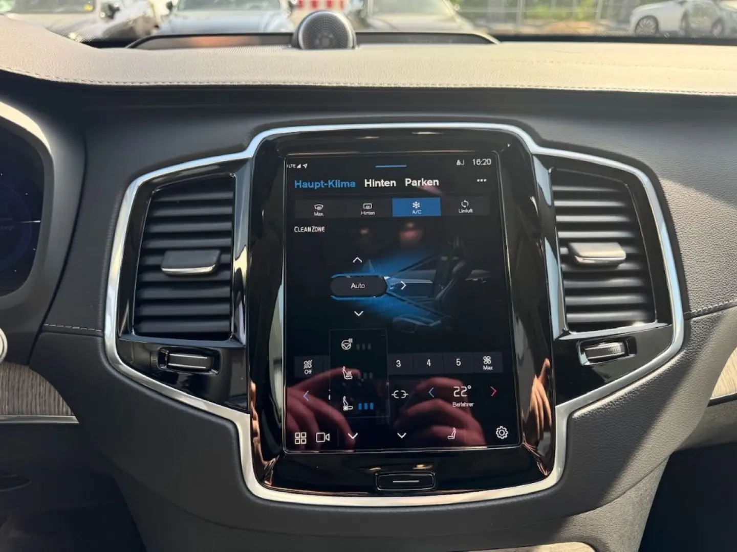 XC90 Ultimate Dark Recharge Plug-In Hybrid AWD T