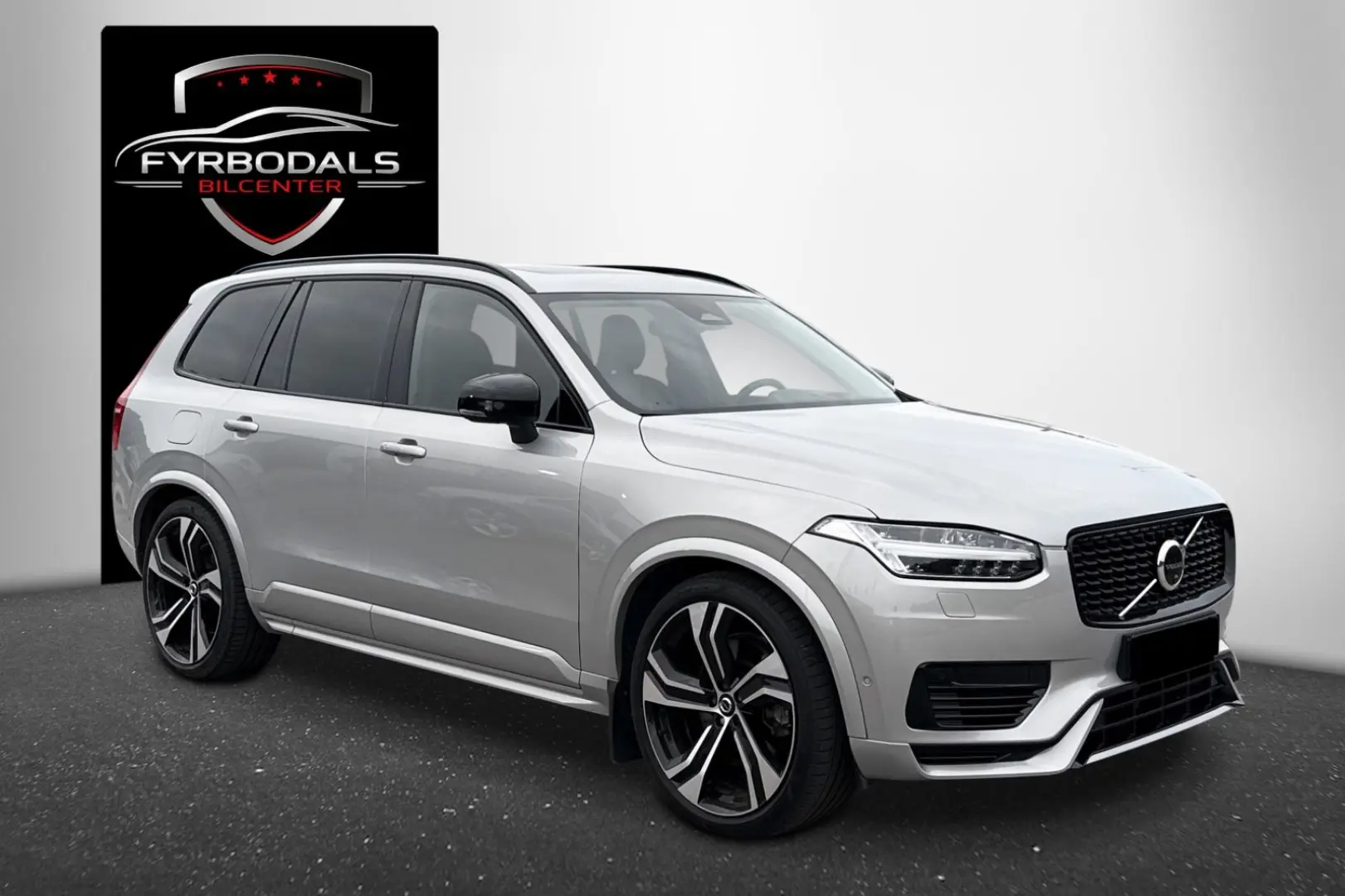 XC90 T8 AWD 456hp Plug-In ULT-Dark Recharge *VAT