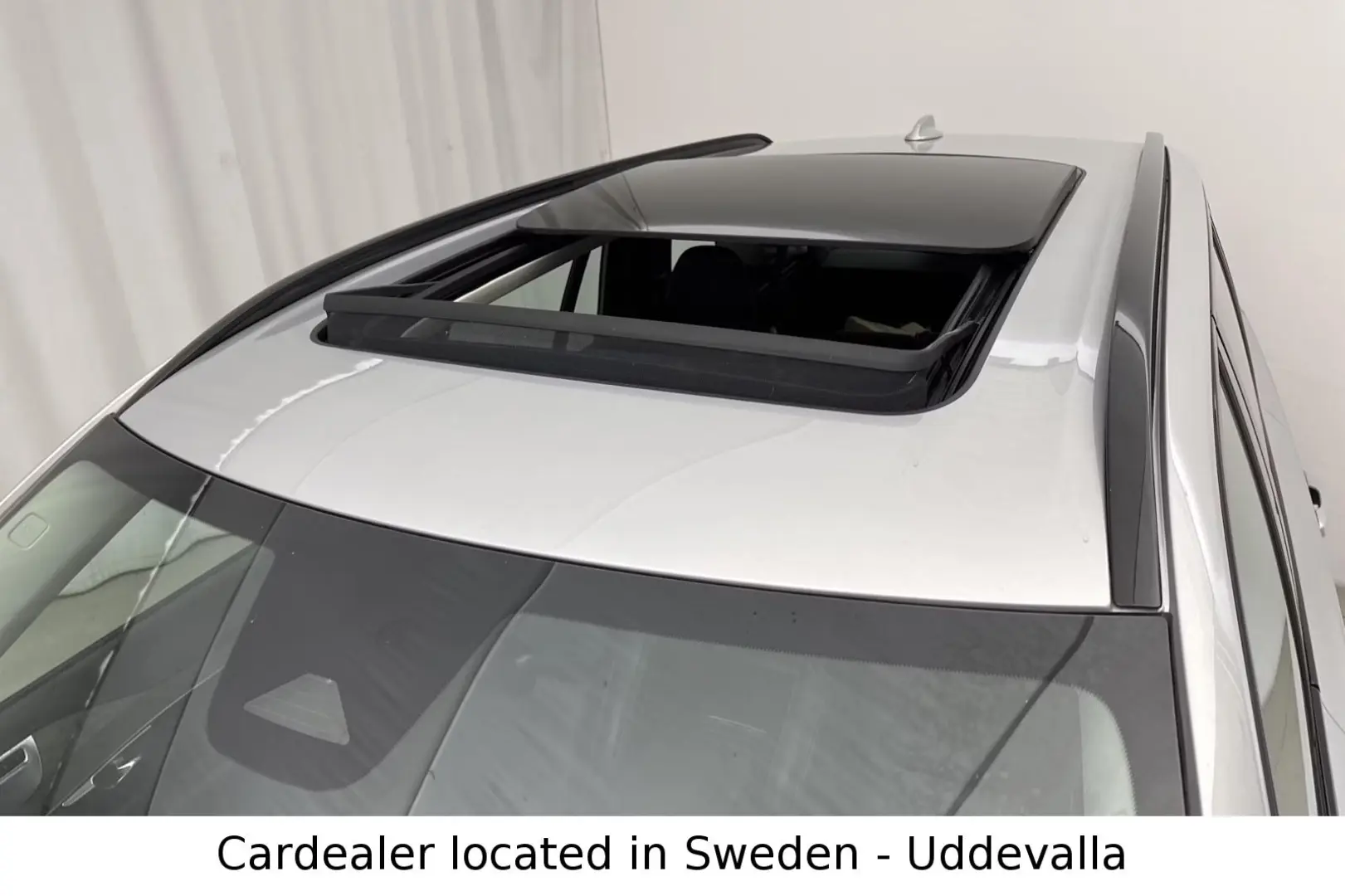 XC90 T8 AWD 456hp Plug-In ULT-Dark Recharge *VAT