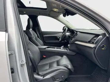 XC90 T8 AWD 456hp Plug-In ULT-Dark Recharge *VAT