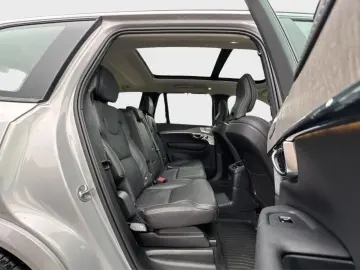 XC90 T8 AWD 456hp Plug-In ULT-Dark Recharge *VAT