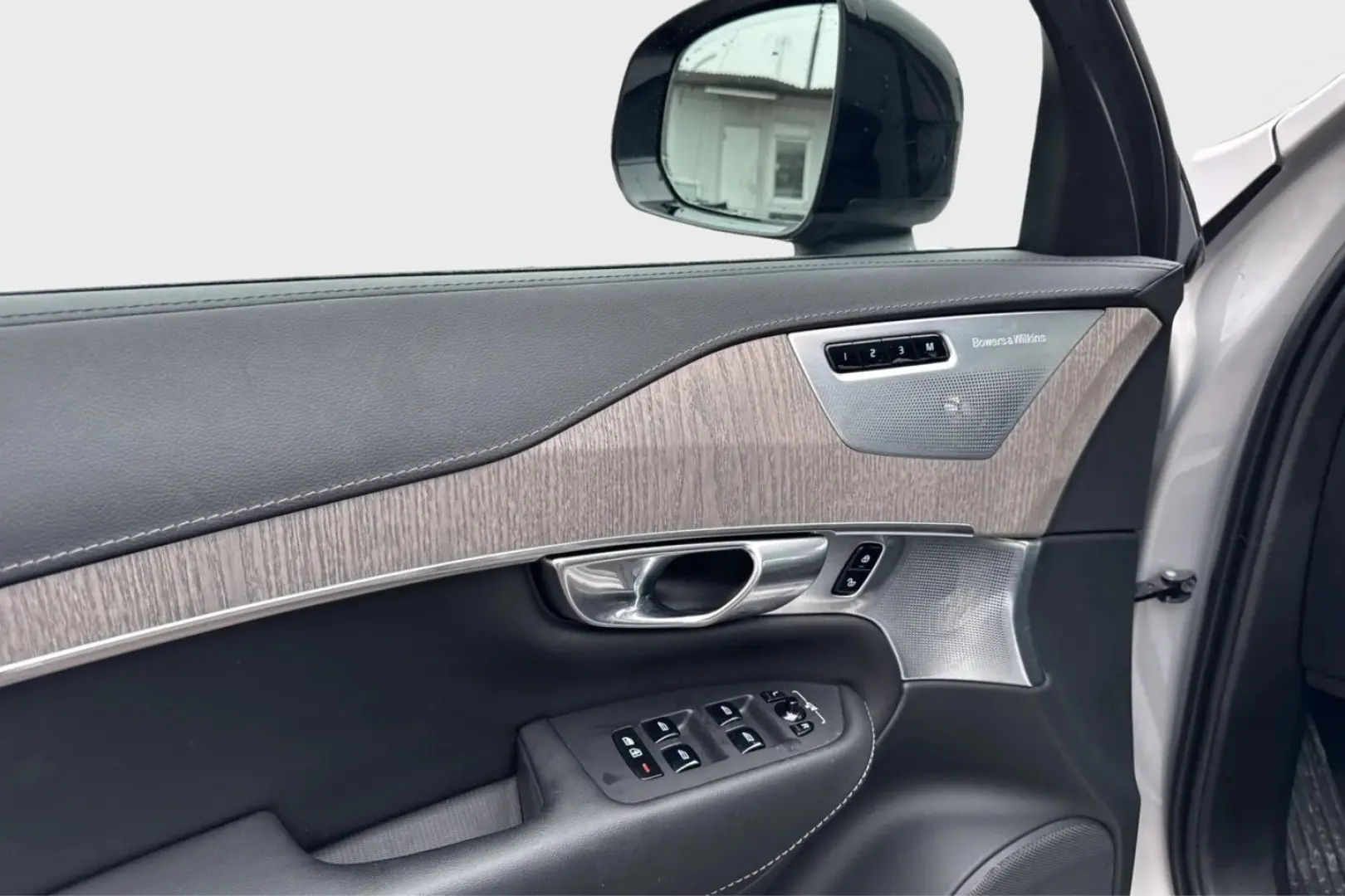 XC90 T8 AWD 456hp Plug-In ULT-Dark Recharge *VAT