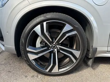 XC90 T8 AWD 456hp Plug-In ULT-Dark Recharge *VAT