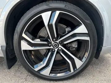 XC90 T8 AWD 456hp Plug-In ULT-Dark Recharge *VAT