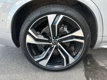 XC90 T8 AWD 456hp Plug-In ULT-Dark Recharge *VAT