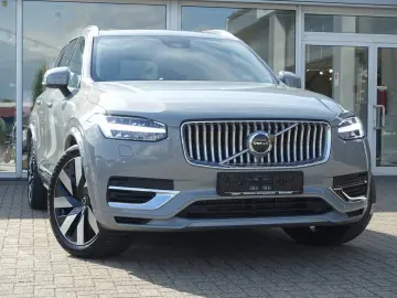 XC90 T8 AWD Plug-in Hybrid/FourC/HeadUp/AHK/B&W