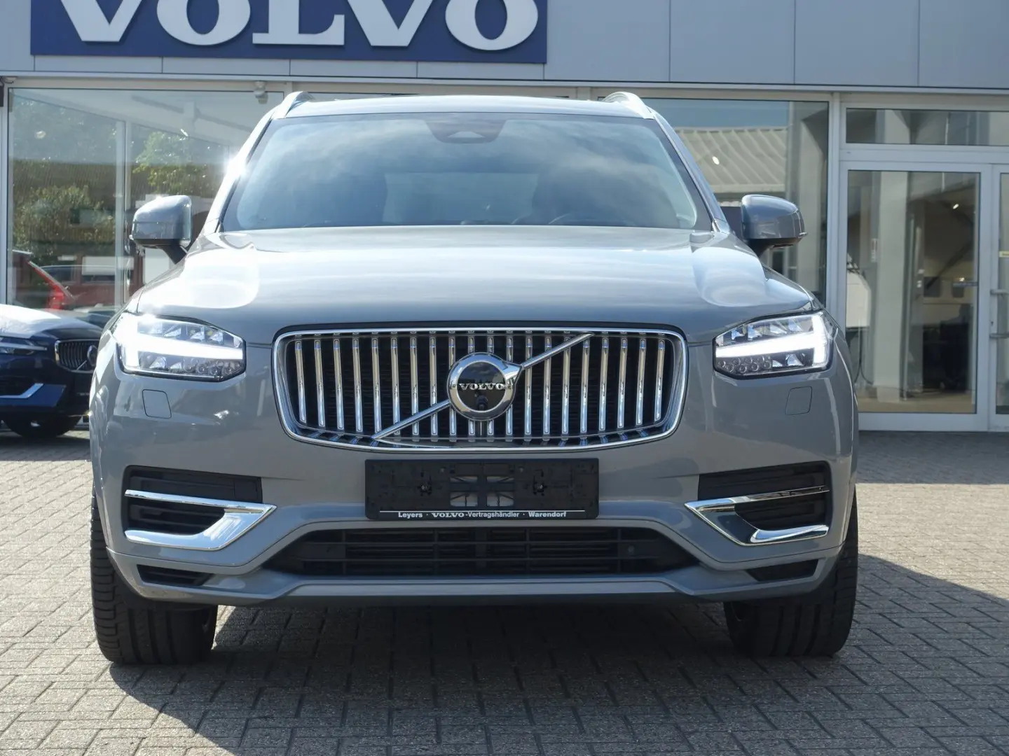 XC90 T8 AWD Plug-in Hybrid/FourC/HeadUp/AHK/B&W