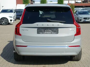 XC90 T8 AWD Plug-in Hybrid/FourC/HeadUp/AHK/B&W