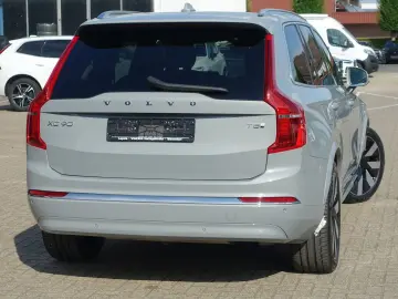 XC90 T8 AWD Plug-in Hybrid/FourC/HeadUp/AHK/B&W