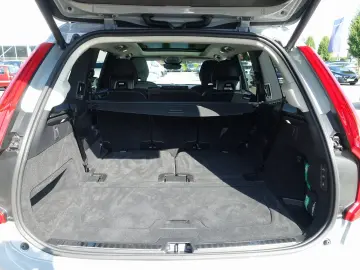 XC90 T8 AWD Plug-in Hybrid/FourC/HeadUp/AHK/B&W