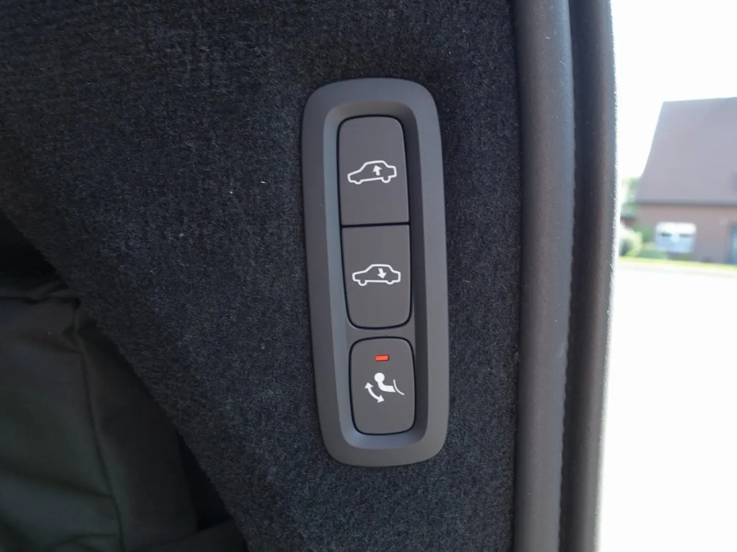 XC90 T8 AWD Plug-in Hybrid/FourC/HeadUp/AHK/B&W