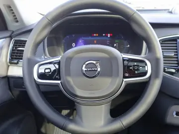 XC90 T8 AWD Plug-in Hybrid/FourC/HeadUp/AHK/B&W