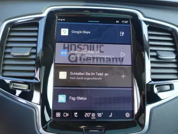 XC90 T8 AWD Plug-in Hybrid/FourC/HeadUp/AHK/B&W