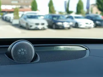 XC90 T8 AWD Plug-in Hybrid/FourC/HeadUp/AHK/B&W