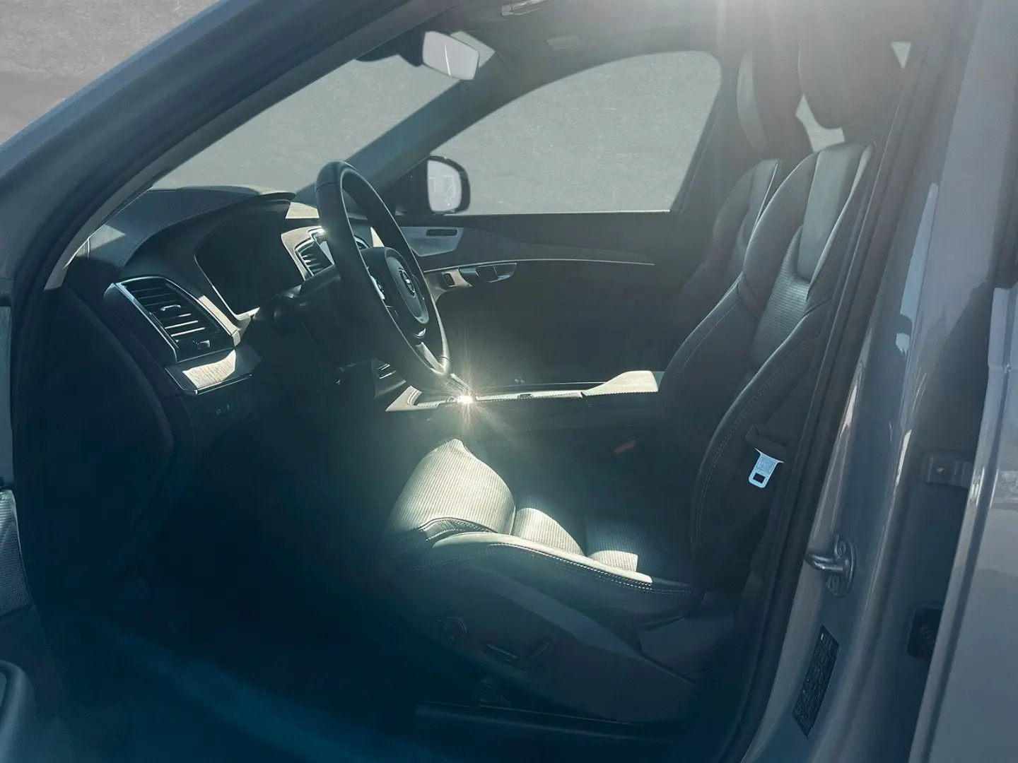 XC90 T8 AWD Recharge Ultra Dark 7-Sitzer AHK SD