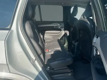 XC90 T8 AWD Recharge Ultra Dark 7-Sitzer AHK SD