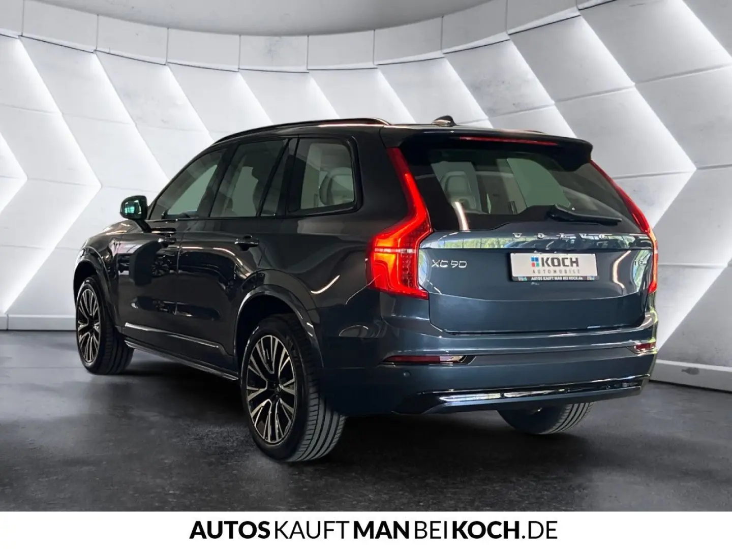XC90 T8 AWD Plug-in Hybrid Ultra Dark