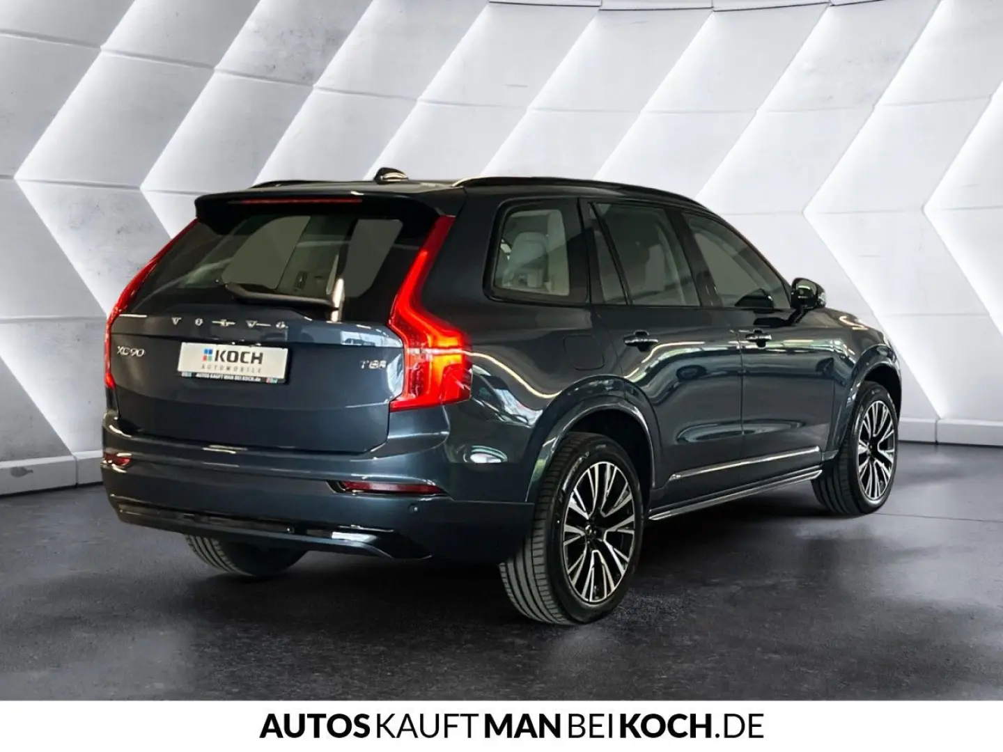 XC90 T8 AWD Plug-in Hybrid Ultra Dark