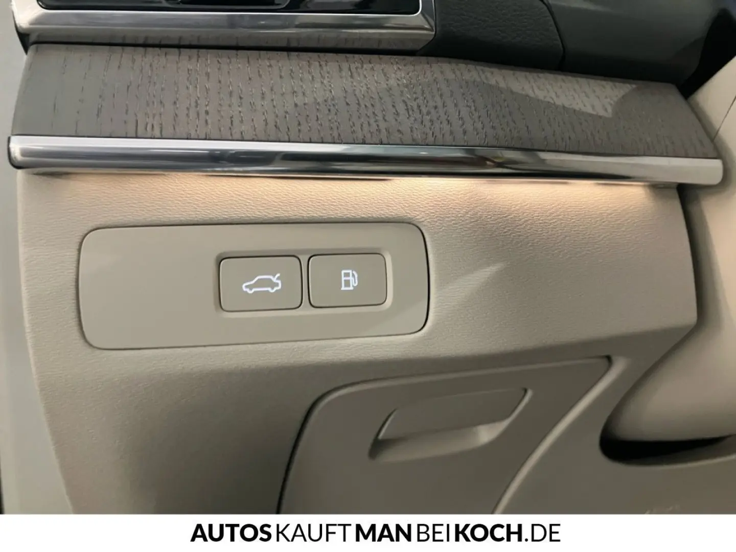 XC90 T8 AWD Plug-in Hybrid Ultra Dark