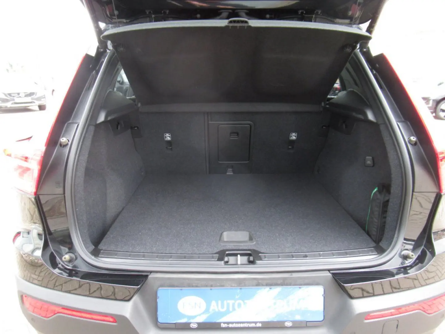 XC40 Recharge T4 Inscription Expression Automati