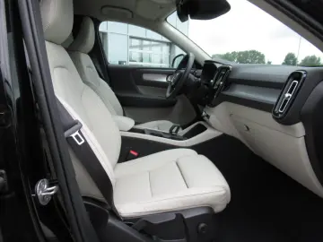 XC40 Recharge T4 Inscription Expression Automati