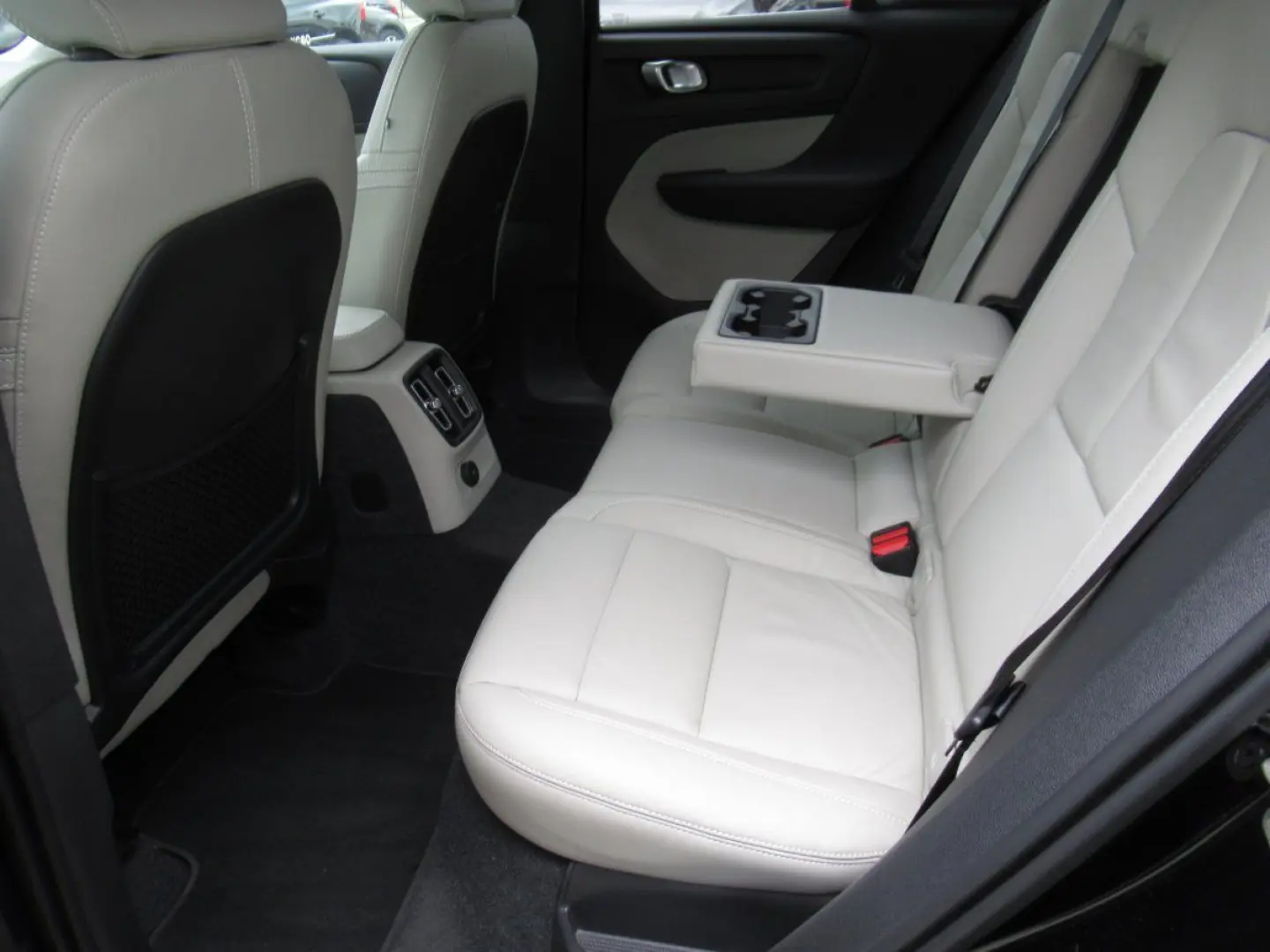 XC40 Recharge T4 Inscription Expression Automati
