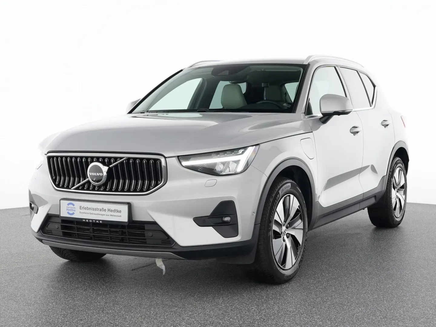 XC40 T4 Recharge Plus Bright 18