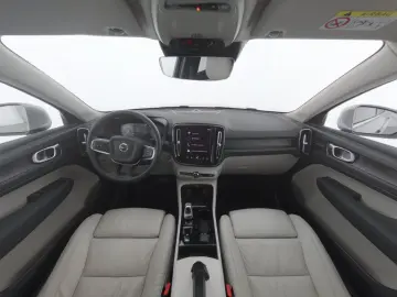 XC40 T4 Recharge Plus Bright 18