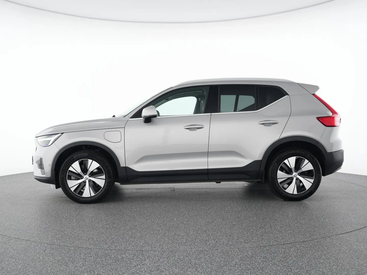 XC40 T4 Recharge Plus Bright 18