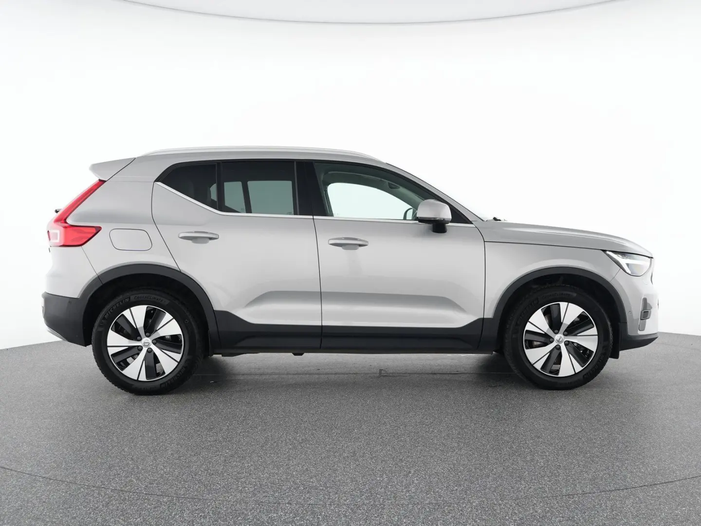XC40 T4 Recharge Plus Bright 18