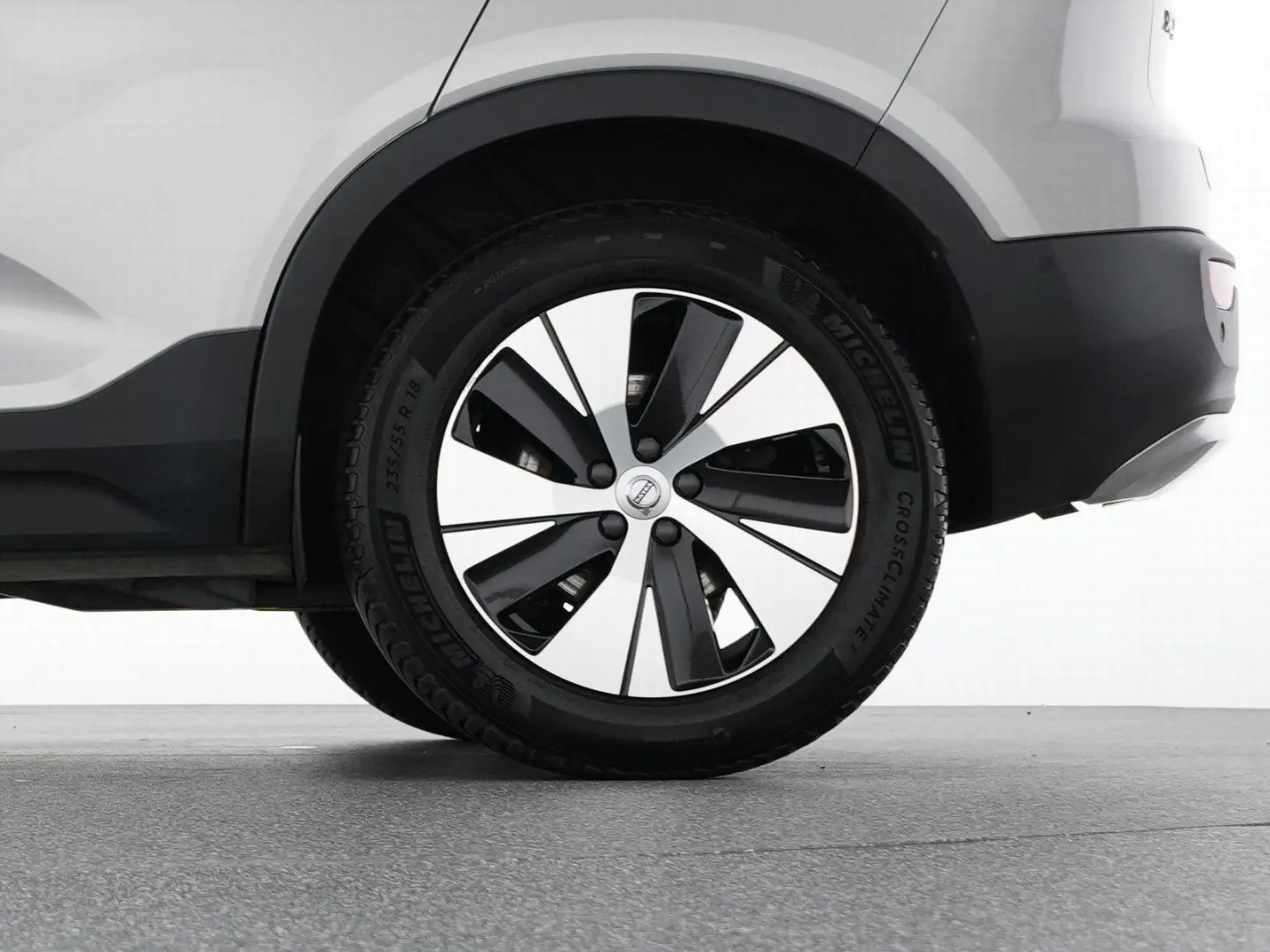 XC40 T4 Recharge Plus Bright 18