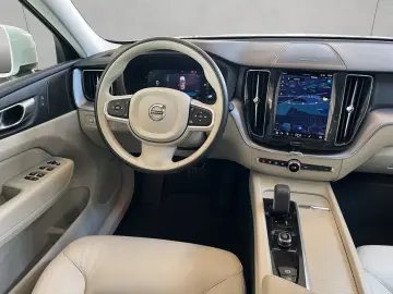 XC60 B4 D AWD Momentum-Pro Leder-Hell-Beige UA00