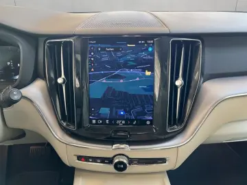 XC60 B4 D AWD Momentum-Pro Leder-Hell-Beige UA00