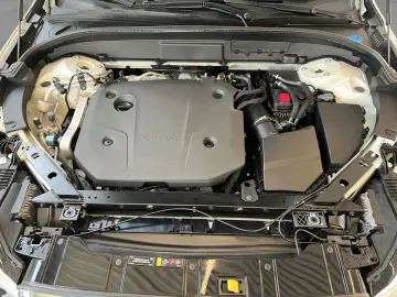 XC60 B4 D AWD Momentum-Pro Leder-Hell-Beige UA00