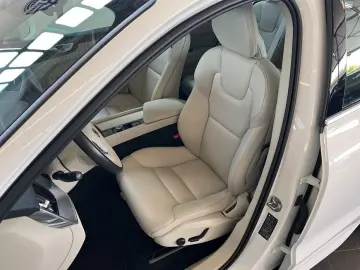 XC60 B4 D AWD Momentum-Pro Leder-Hell-Beige UA00