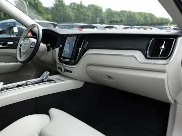 XC60 T6 Inscription Recharge AWD KAMERA LED PANO